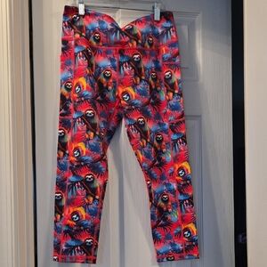 Constantly Varied Gear Womans size medium capri length leggings Sloth